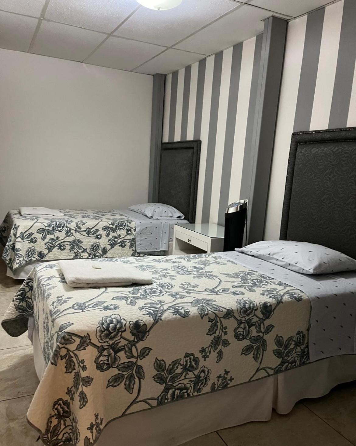 Hostal Rio Piedra Эстели Экстерьер фото