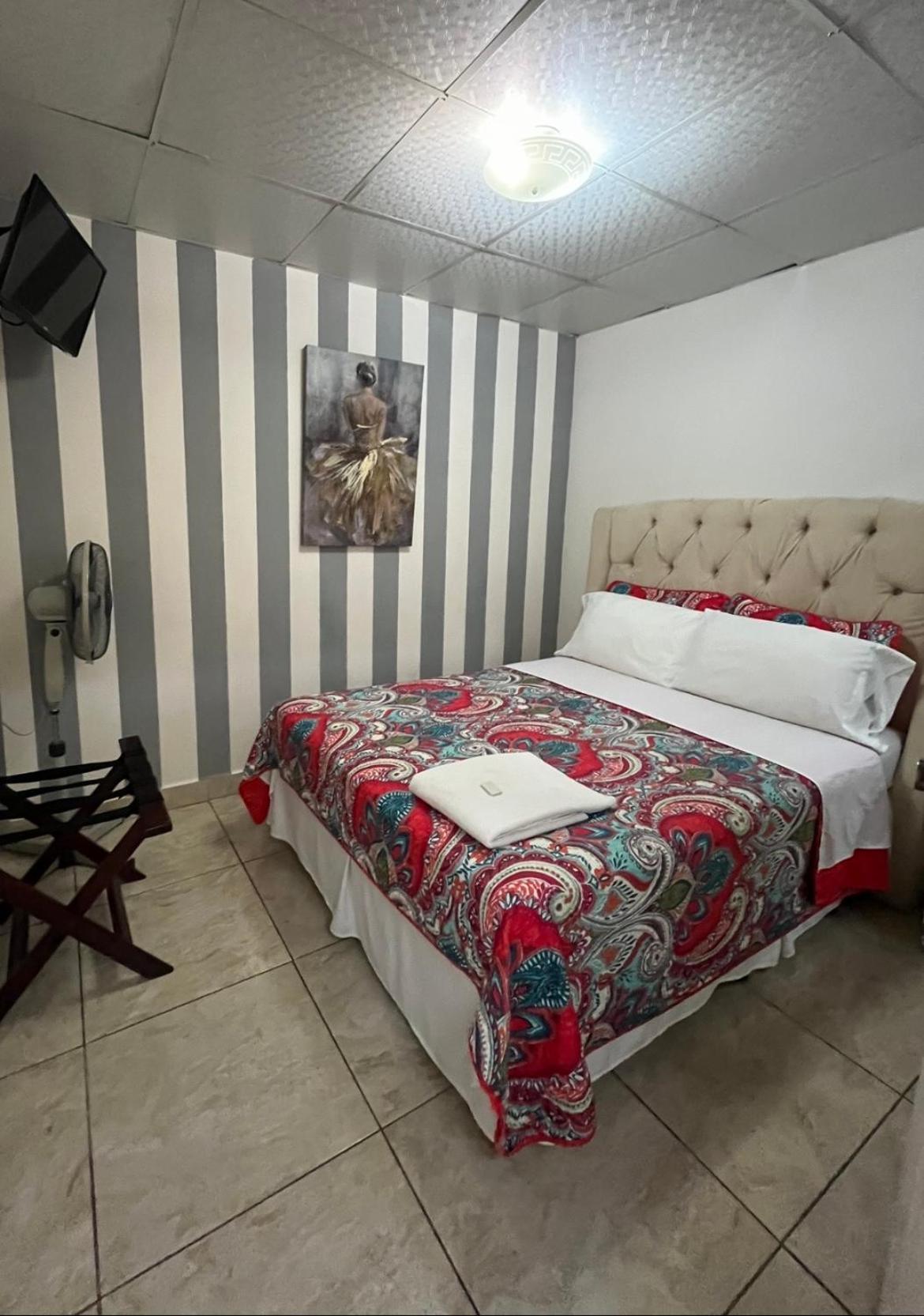 Hostal Rio Piedra Эстели Экстерьер фото